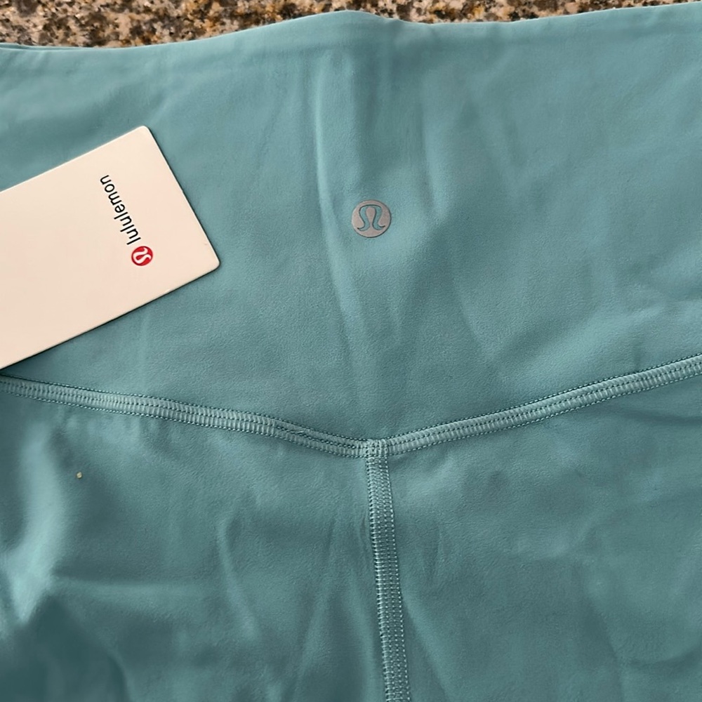 NWT Lululemon Align 6” shorts